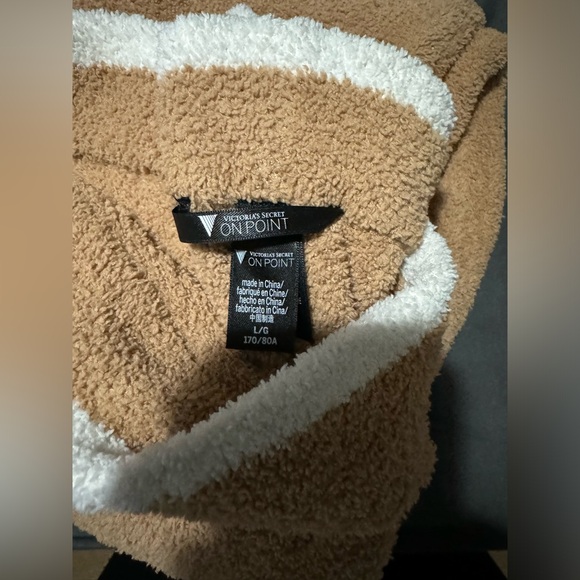 Victoria’s Secret Teddy sweater set - Picture 3 of 5